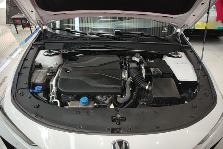 Used CHANGAN UNI-V 2023 1.5T Prestige Model Engine Bay