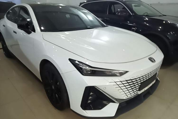 Used CHANGAN UNI-V 2023 1.5T Prestige Model Exterior 1