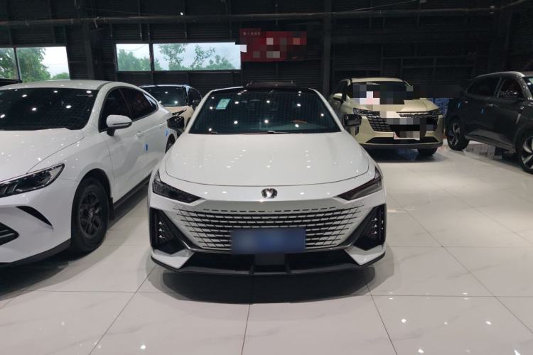 Used CHANGAN UNI-V 2023 1.5T Prestige Model Exterior 1