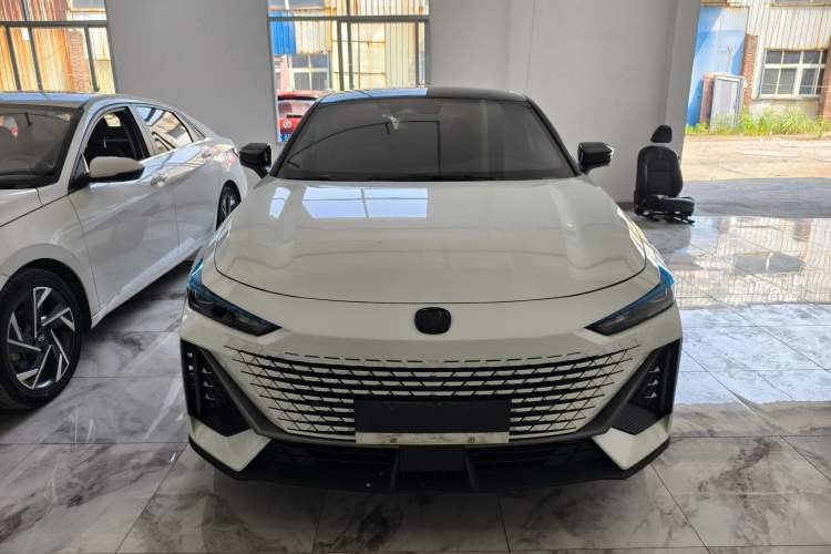 Used CHANGAN UNI-V 2023 1.5T Prestige Model Exterior 1