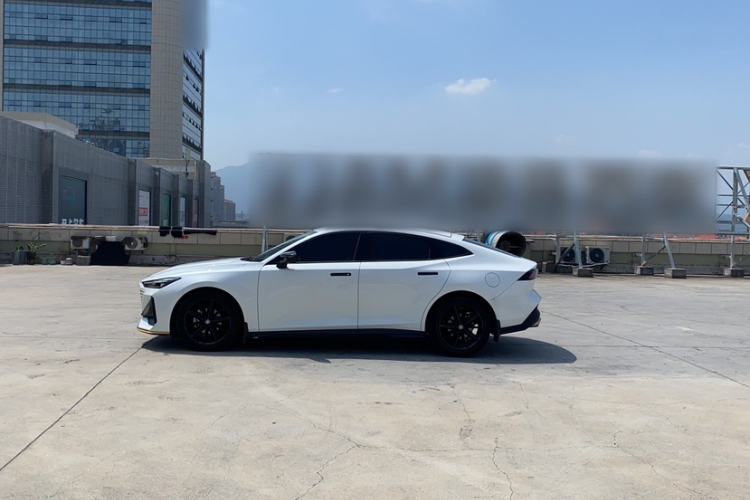 Used CHANGAN UNI-V 2023 1.5T Premium Model Exterior 2