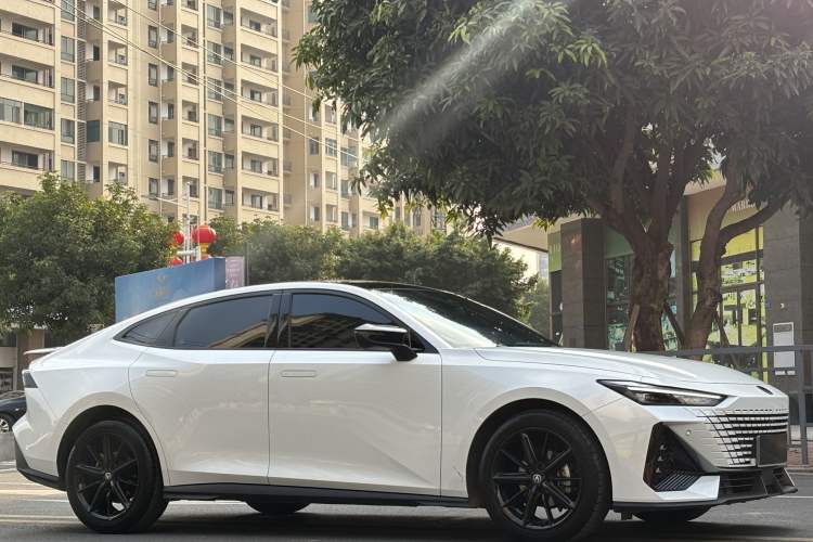 Used CHANGAN UNI-V 2023 1.5T Prestige Model Exterior 2