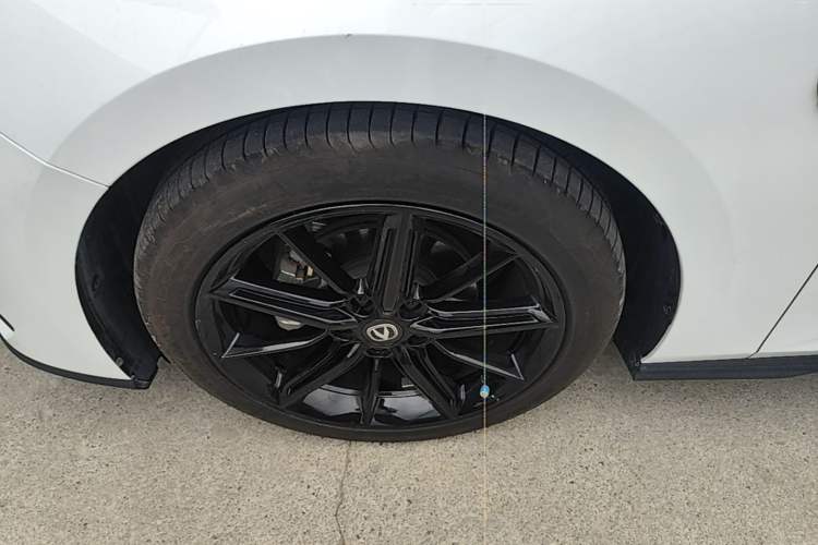 Used CHANGAN UNI-V 2023 1.5T Prestige Model Exterior 4