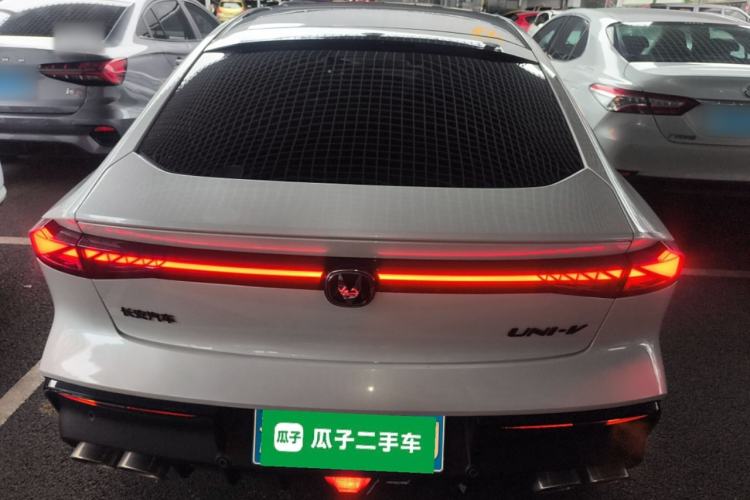 Used CHANGAN UNI-V 2023 2.0T Leading-Speed Edition Exterior 4