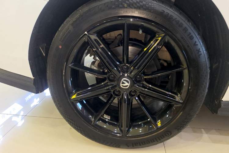 Used CHANGAN UNI-V 2023 1.5T Prestige Model Exterior 5