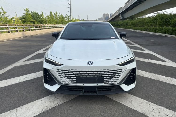 Used CHANGAN UNI-V 2023 1.5T Prestige Model Exterior 5