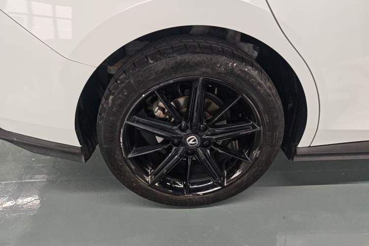 Used CHANGAN UNI-V 2023 1.5T Prestige Model Exterior 5