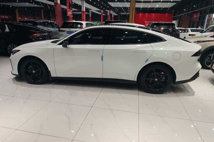 Used CHANGAN UNI-V 2023 1.5T Prestige Model Exterior 6