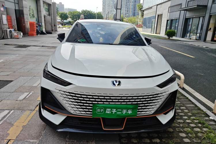 Used CHANGAN UNI-V 2023 1.5T Sport Edition Front