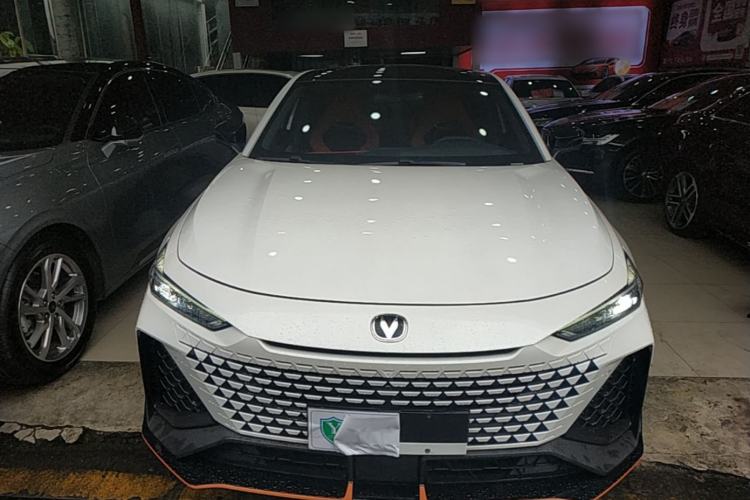 Used CHANGAN UNI-V 2023 2.0T Sport Edition Front