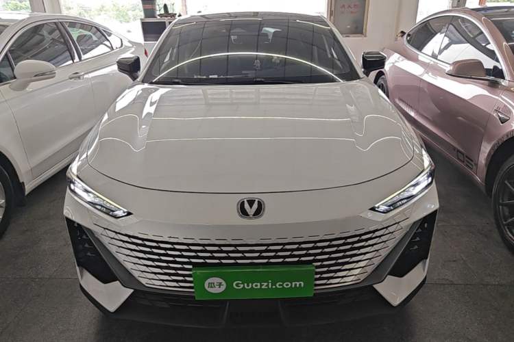 Used CHANGAN UNI-V 2023 1.5T Prestige Model Front