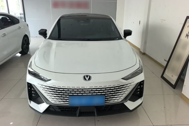 Used CHANGAN UNI-V 2023 1.5T Prestige Model Front