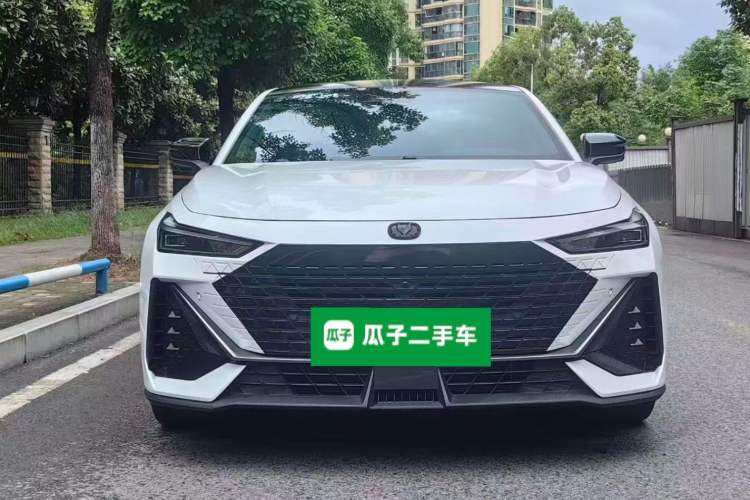 Used CHANGAN UNI-V 2023 1.5T Prestige Model Front