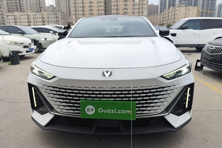 Used CHANGAN UNI-V 2023 1.5T Prestige Model Front