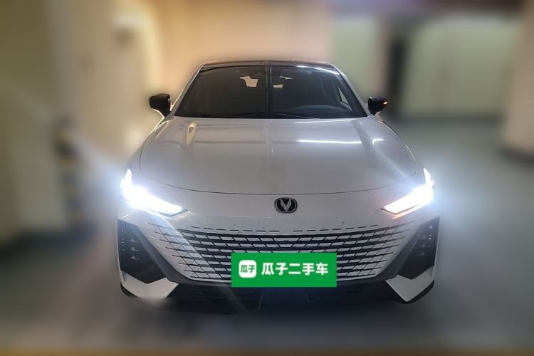 Used CHANGAN UNI-V 2023 1.5T Prestige Model Front