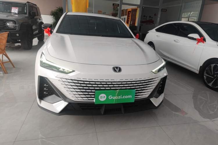 Used CHANGAN UNI-V 2023 1.5T Premium Model Front