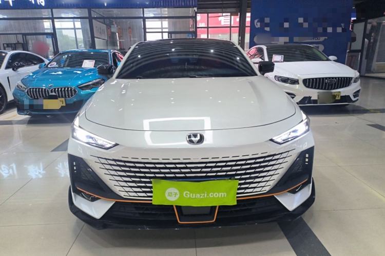 Used CHANGAN UNI-V 2023 1.5T Sport Edition Front