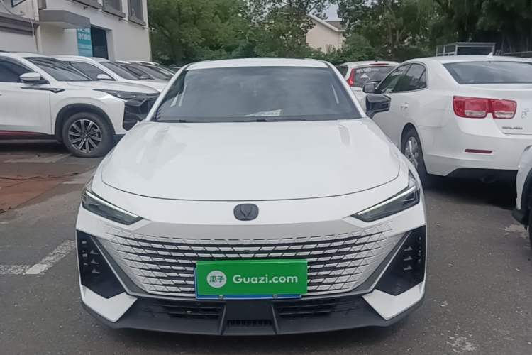 Used CHANGAN UNI-V 2023 1.5T Premium Model Front