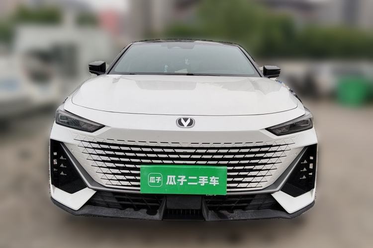 Used CHANGAN UNI-V 2023 1.5T Prestige Model Front