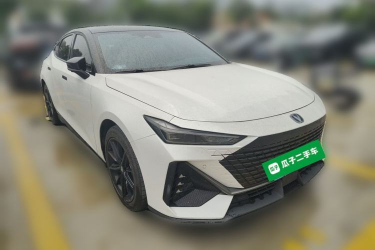 Used CHANGAN UNI-V 2023 1.5T Prestige Model Front Right 45 Deg