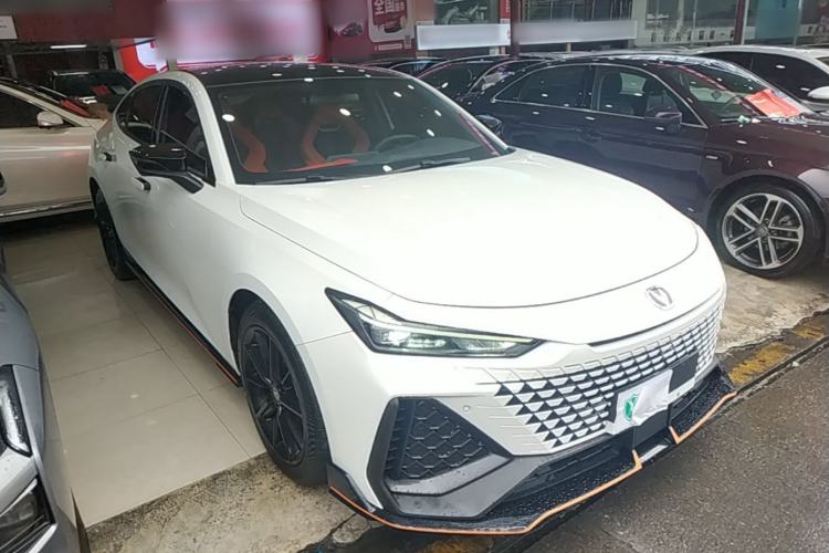 Used CHANGAN UNI-V 2023 2.0T Sport Edition Front Right 45 Deg