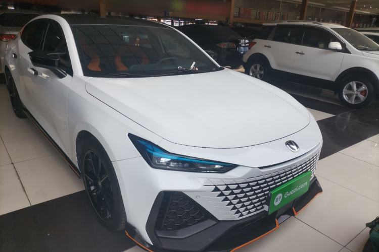 Used CHANGAN UNI-V 2023 2.0T Sport Edition Front Right 45 Deg