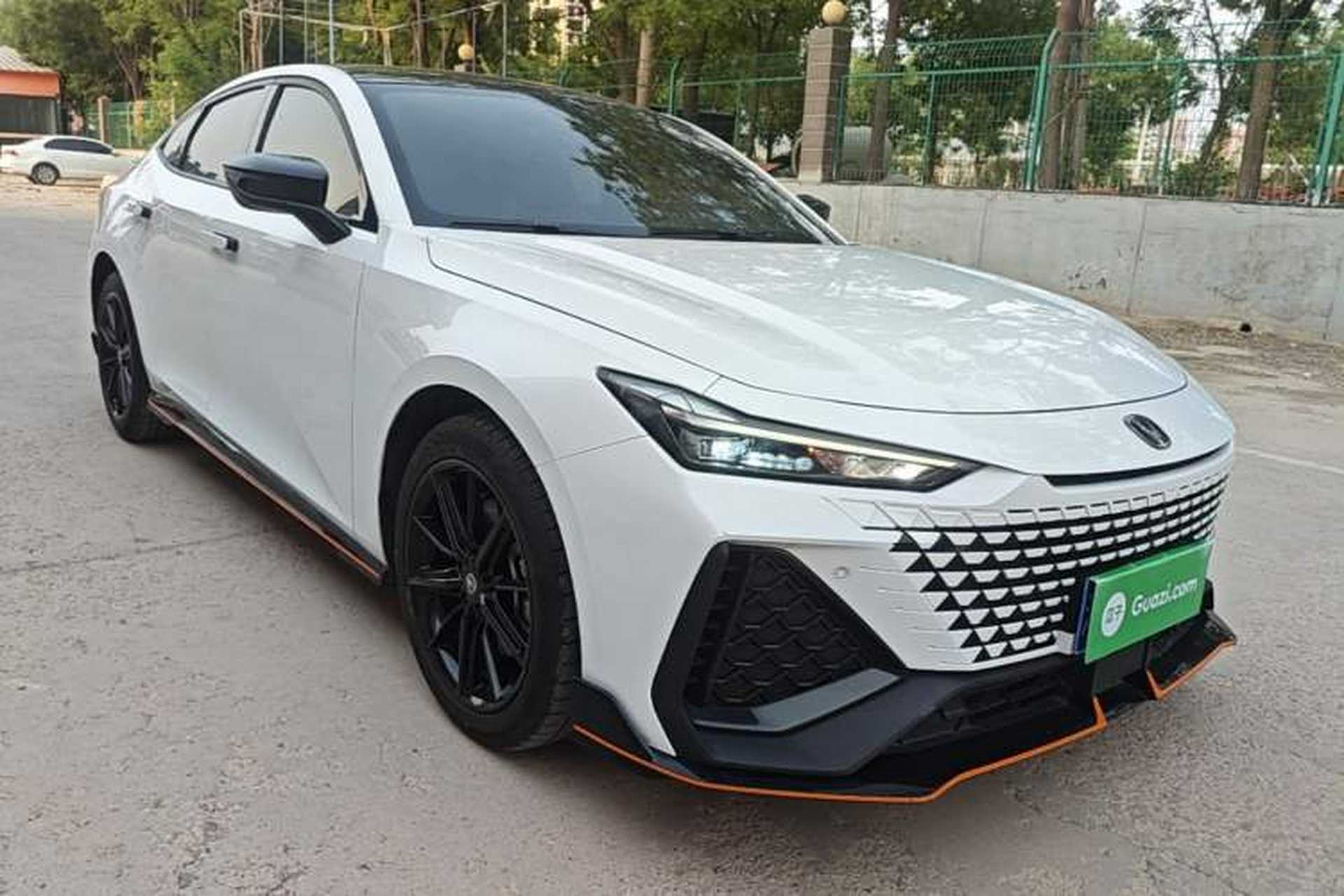 Used CHANGAN UNI-V 2023 2.0T Sport Edition Front Right 45 Deg