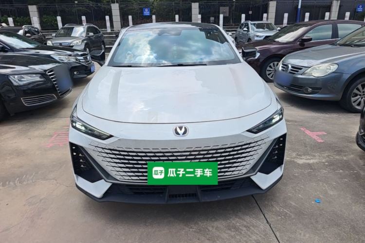 Used CHANGAN UNI-V 2023 1.5T Prestige Model Front