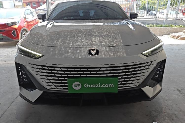 Used CHANGAN UNI-V 2023 1.5T Prestige Model Front
