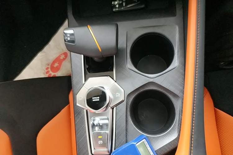 Used CHANGAN UNI-V 2023 2.0T Sport Edition Gear Lever