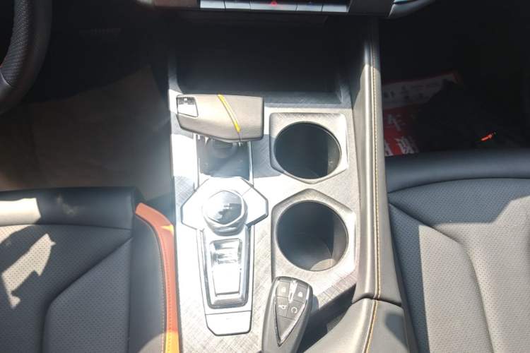 Used CHANGAN UNI-V 2023 1.5T Prestige Model Gear Lever