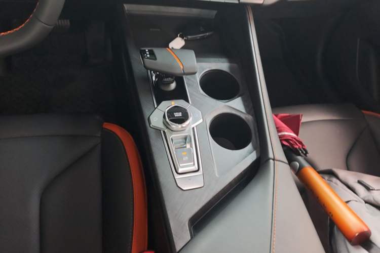 Used CHANGAN UNI-V 2023 1.5T Prestige Model Gear Lever
