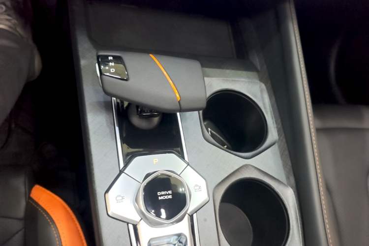 Used CHANGAN UNI-V 2023 1.5T Prestige Model Gear Lever