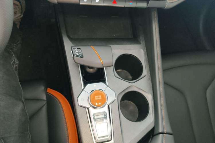 Used CHANGAN UNI-V 2023 1.5T Prestige Model Gear Lever