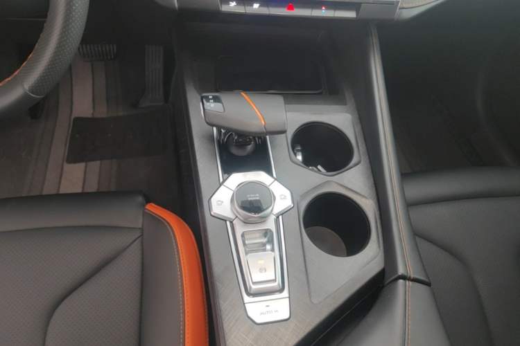 Used CHANGAN UNI-V 2023 1.5T Premium Model Gear Lever