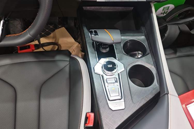 Used CHANGAN UNI-V 2023 1.5T Premium Model Gear Lever
