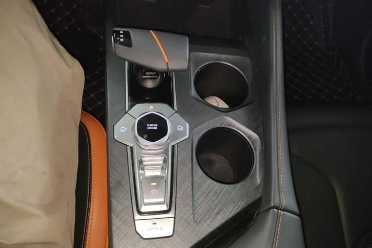 Used CHANGAN UNI-V 2023 1.5T Prestige Model Gear Lever