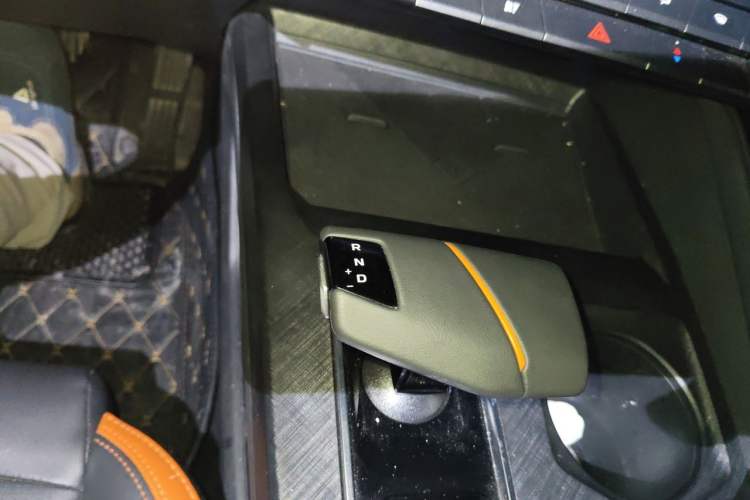 Used CHANGAN UNI-V 2023 1.5T Prestige Model Gear Lever