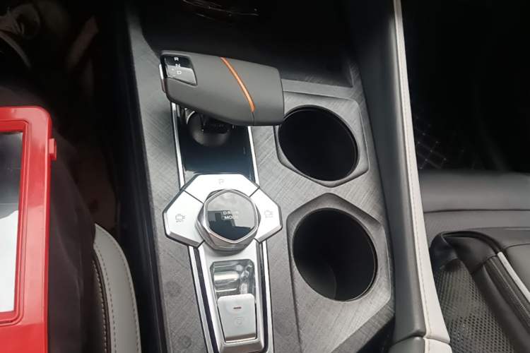 Used CHANGAN UNI-V 2023 1.5T Premium Model Gear Lever