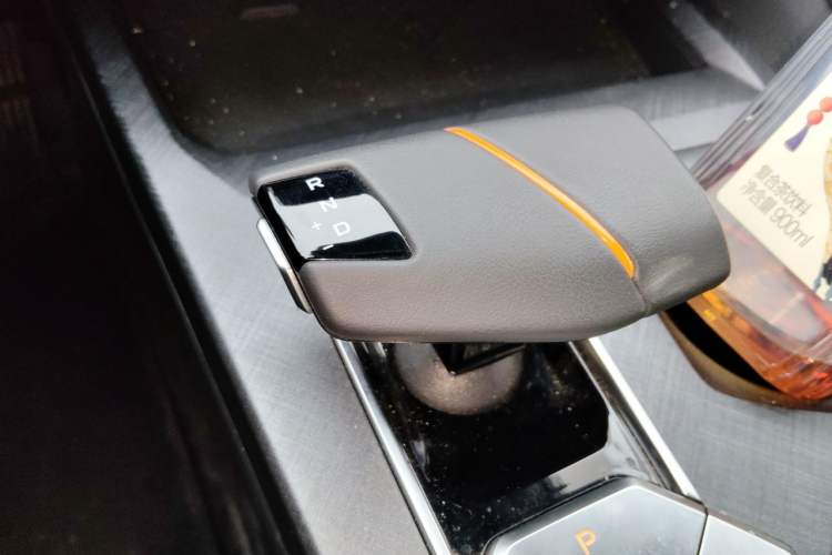 Used CHANGAN UNI-V 2023 1.5T Prestige Model Gear Lever