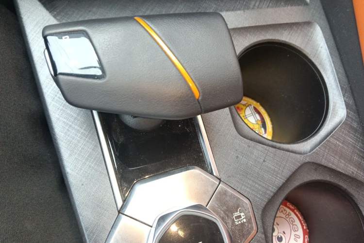 Used CHANGAN UNI-V 2023 1.5T Sport Edition Gear Lever