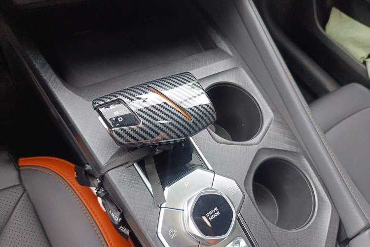 Used CHANGAN UNI-V 2023 1.5T Prestige Model Gear Lever