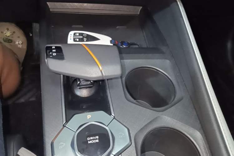 Used CHANGAN UNI-V 2023 1.5T Prestige Model Gear Lever