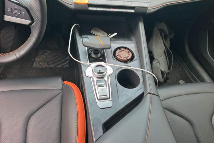 Used CHANGAN UNI-V 2023 1.5T Prestige Model Gear Lever