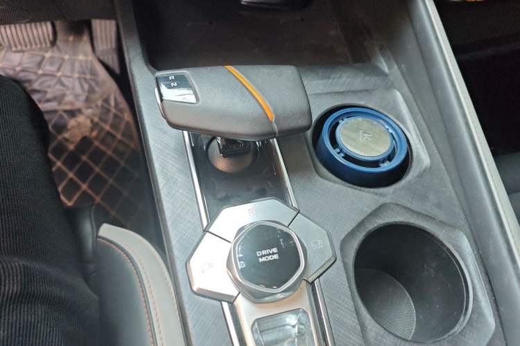 Used CHANGAN UNI-V 2023 1.5T Prestige Model Gear Lever