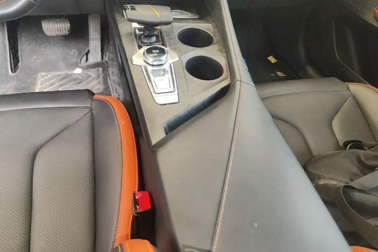 Used CHANGAN UNI-V 2023 1.5T Prestige Model Gear Lever