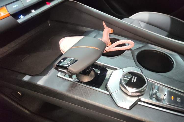 Used CHANGAN UNI-V 2023 1.5T Prestige Model Gear Lever