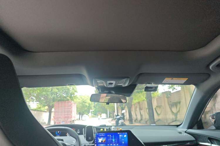 Used CHANGAN UNI-V 2023 1.5T Prestige Model Headliner