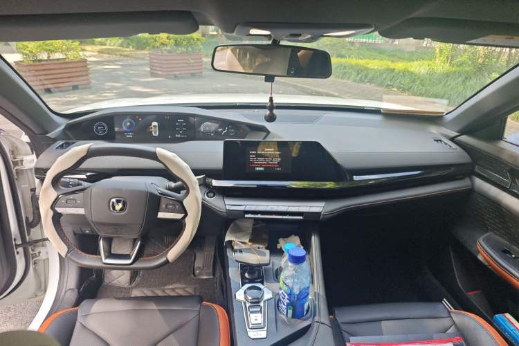 Used CHANGAN UNI-V 2023 1.5T Premium Model Headliner