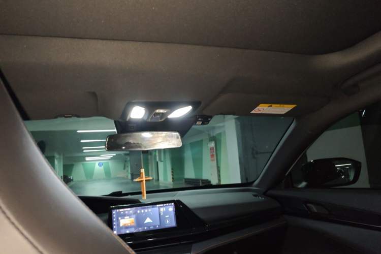 Used CHANGAN UNI-V 2023 1.5T Prestige Model Headliner